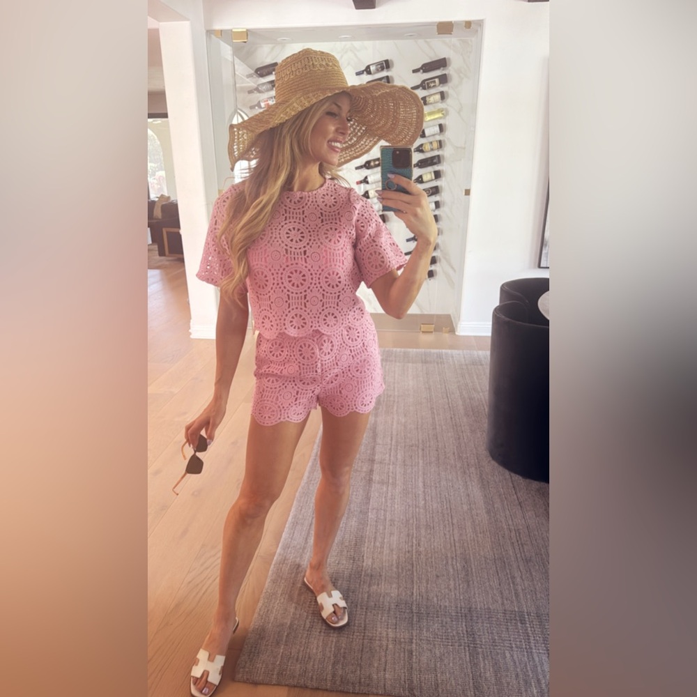 Reposh- Vici Pink Crochet High-Waist Shorts Set